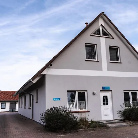 Kajuetenhus Komfort-ferienwohnungen * Freest