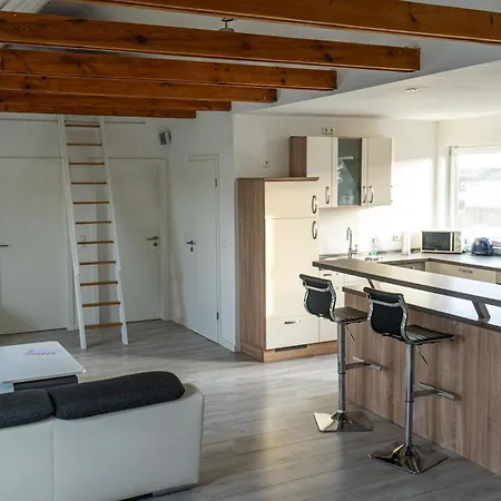 Kajuetenhus Komfort-ferienwohnungen Apartament Freest